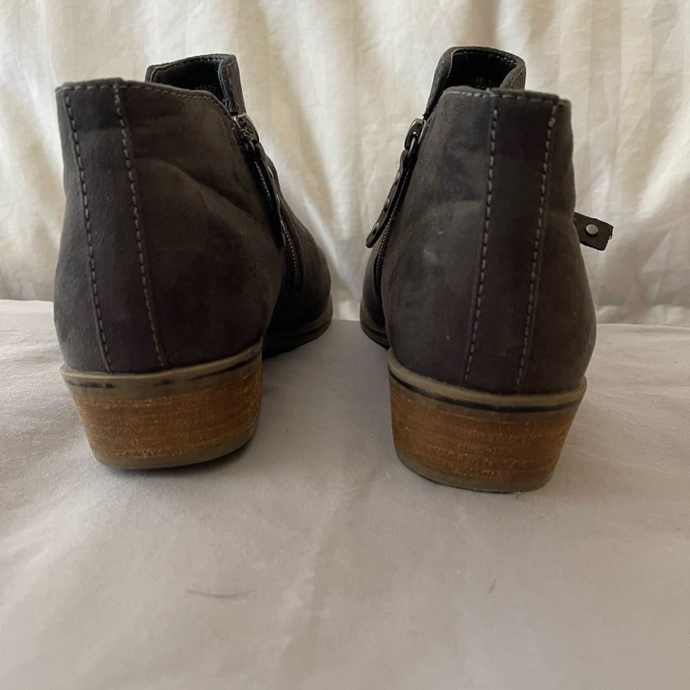 Darling Booties - Picture 2 of 3